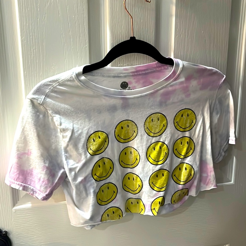 Pacsun cropped smiley tee